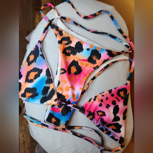 Leopard String Bikini with Sarong Size S - Picture 5 of 7